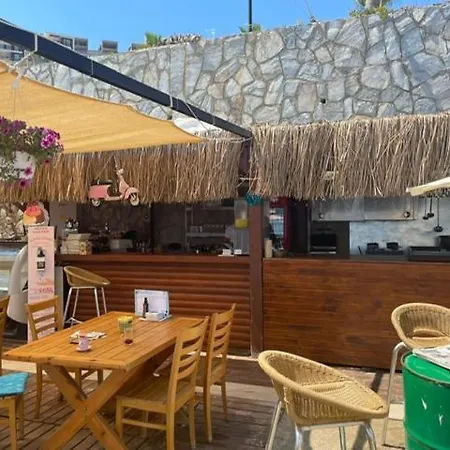 公寓 3 Bedroom Fabay Abaduku Elveri