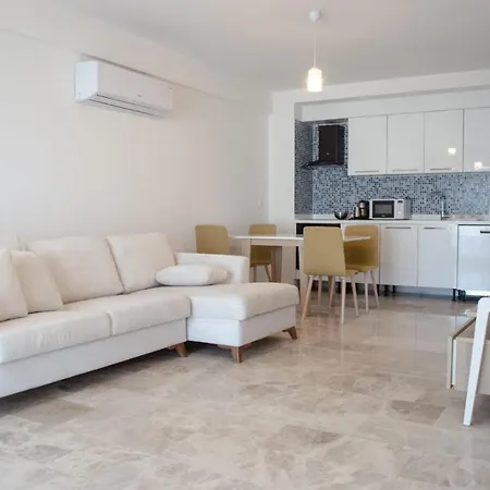公寓 3 Bedroom Fabay Abaduku Elveri *